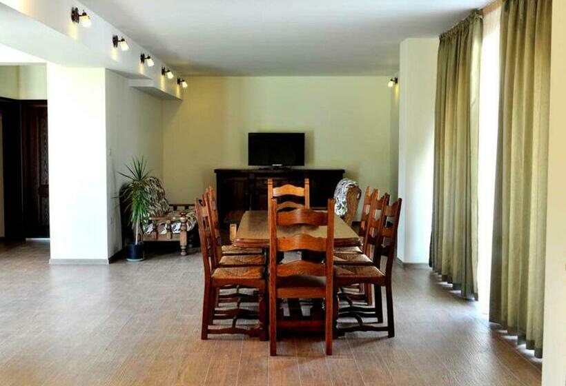 침실 3개 빌라, Yustina Villas Guest House
