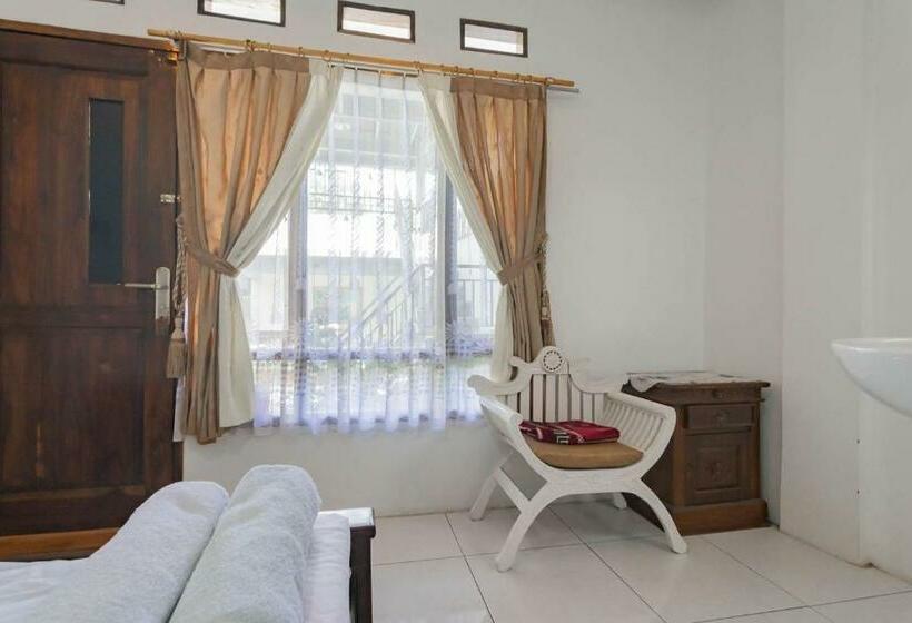 Номер Стандарт, Erika Homestay Mitra Reddoorz