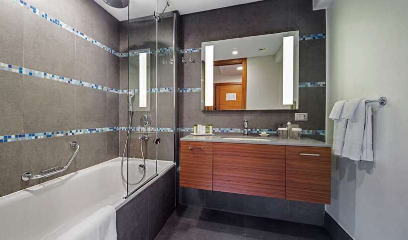 اتاق لوکس با تخت بزرگ, Hilton Mauritius Resort & Spa