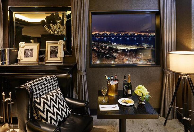 Номер Премиум, Kensington Hotel Yeouido