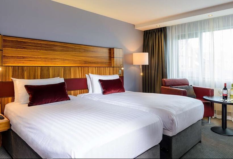 Номер Стандарт, Radisson Blu Hotel, Athlone