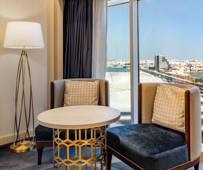 سوئیت رویال, The Diplomat Radisson Blu Hotel Residence & Spa