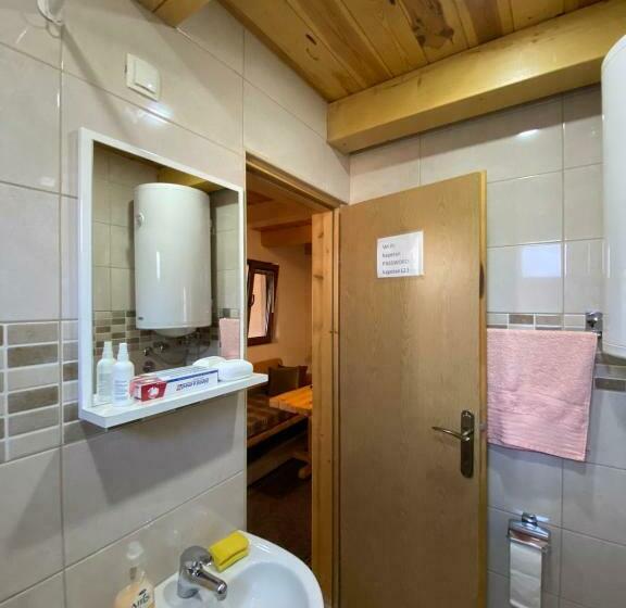 بانگلوی استاندارد, Bungalows And Rooms Ivan