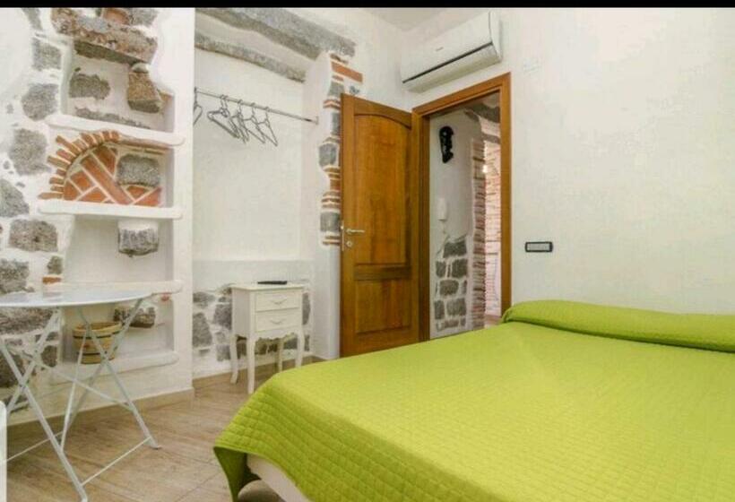 غرفة قياسية فردية, Room Tortoli
