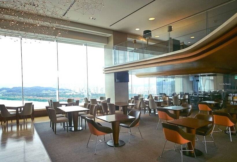 Люкс Клуб, Grand Walkerhill Seoul