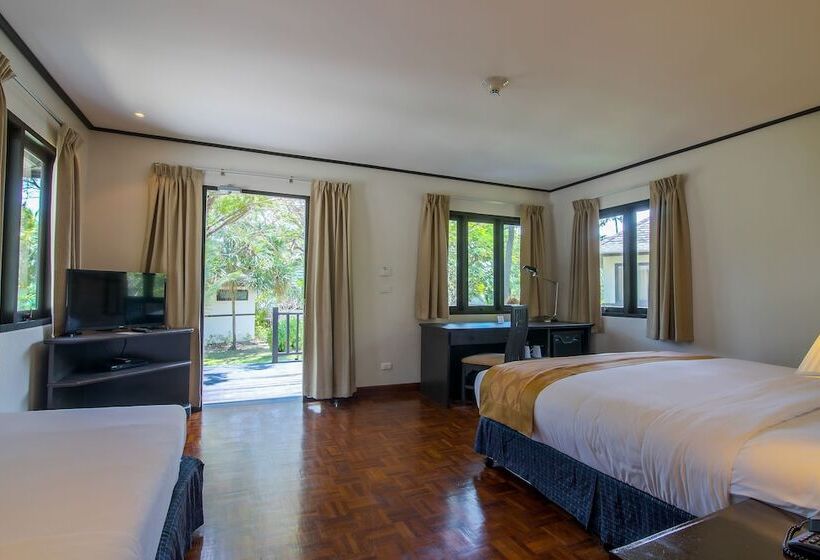 بنجلو قياسى مطلّ علي الحديقة, Phi Phi Holiday Resort