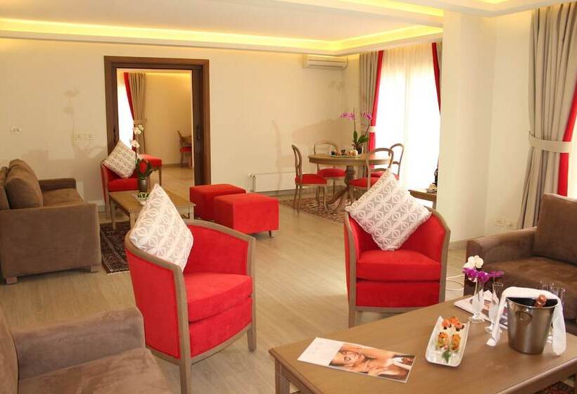 سوییت با چشم‌انداز باغ, Intercontinental Mzaar Lebanon Mountain Resort & Spa, An Ihg