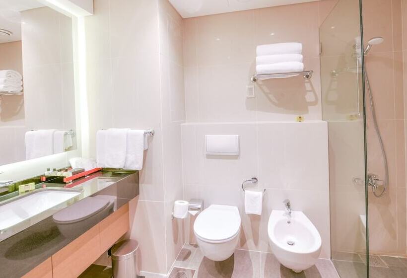 سوئیت جونیور با چشم‌انداز باغ, Intercontinental Mzaar Lebanon Mountain Resort & Spa, An Ihg