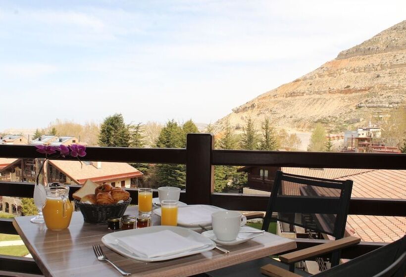 سوئیت جونیور با چشم‌انداز باغ, Intercontinental Mzaar Lebanon Mountain Resort & Spa, An Ihg
