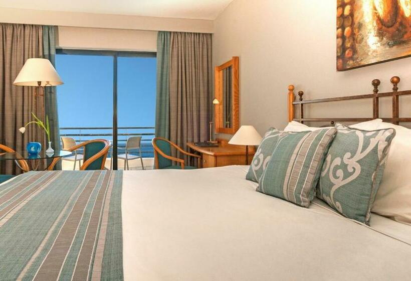 اتاق لوکس با چشم‌انداز دریا, Verdi St George S Bay Marina