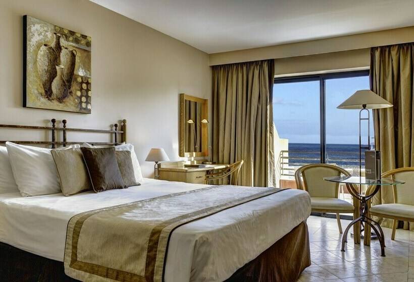 اتاق سوپریور با چشم‌انداز دریا, Verdi St George S Bay Marina