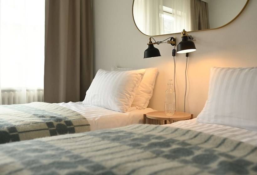 Standard Room, Local 101