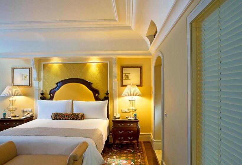 Номер Премиум, The Leela Palace Bengaluru