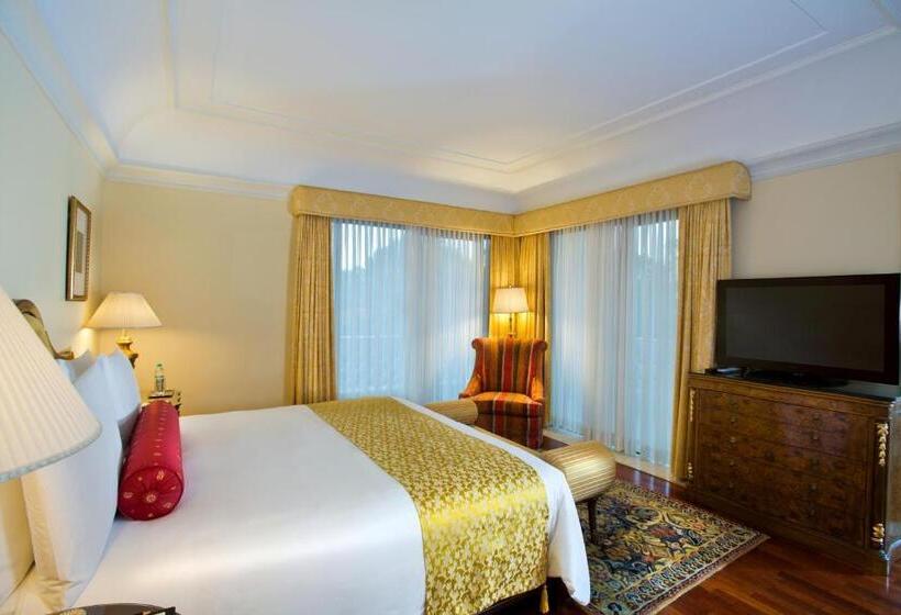 Люкс Клуб, The Leela Palace Bengaluru