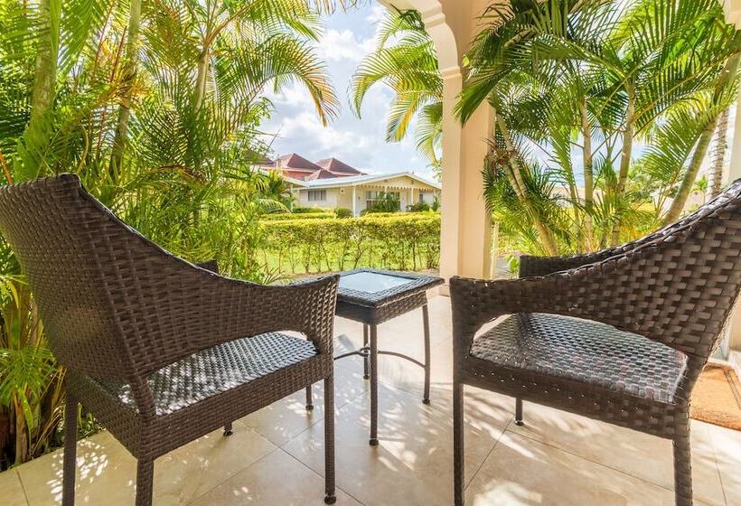 اتاق استاندارد با 2 تخت دوبل, Travellers Beach Resort