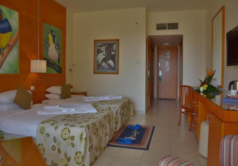 اتاق استاندارد با چشم‌انداز دریا, Parrotel Beach Resort