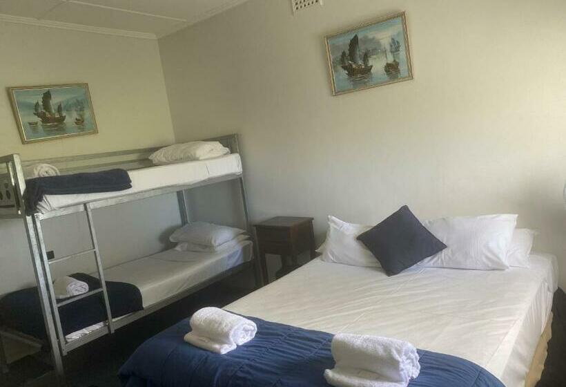 Номер Стандарт, Tin Can Bay Budget Accommodation