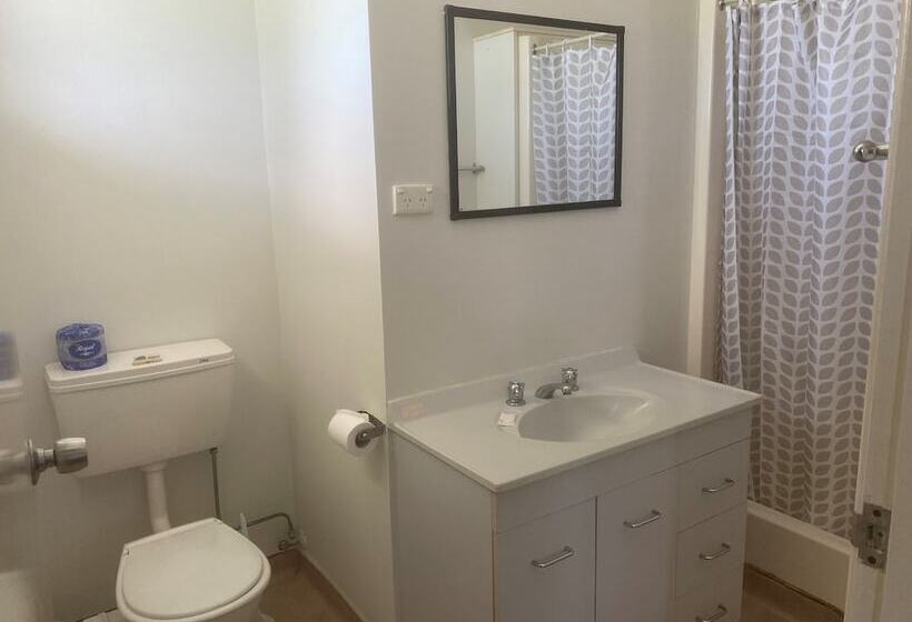Номер Стандарт, Tin Can Bay Budget Accommodation