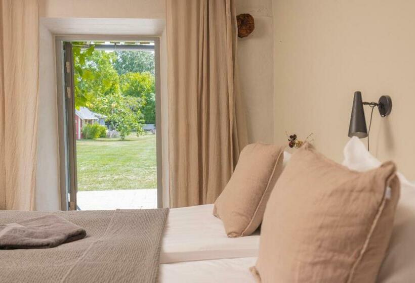 Классический Номер, Gumbalde Resort