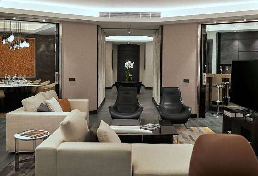 Люкс, Chekhoff Hotel Moscow Curio Collection By Hilton