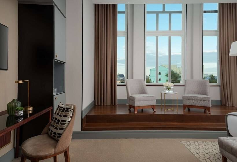 Номер Deluxe, Chekhoff Hotel Moscow Curio Collection By Hilton