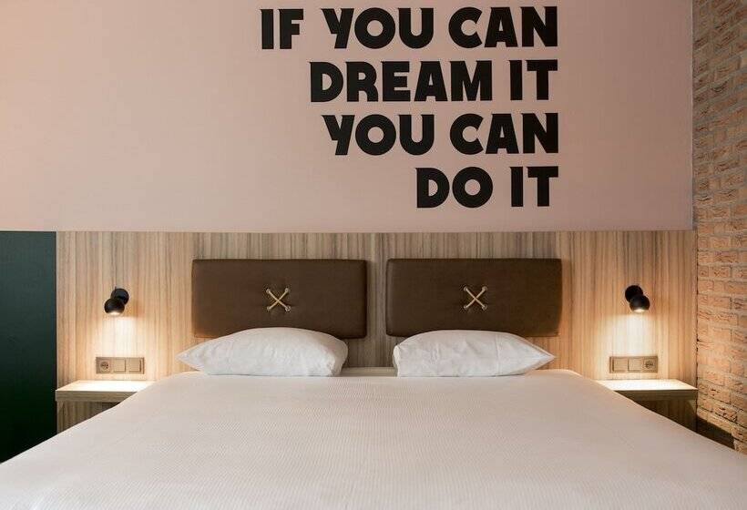 Standard Room, Hup