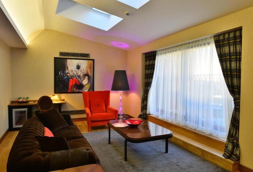 سوئیت پنت هاوس, Warwick Ankara