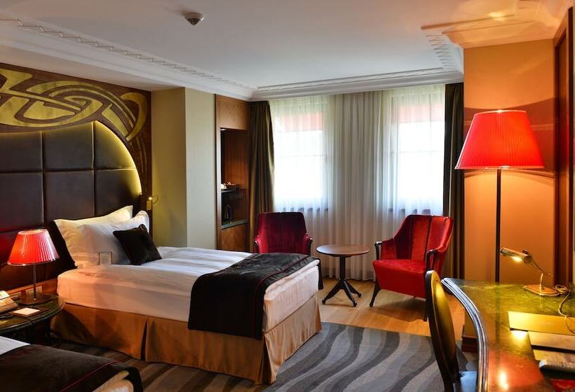 اتاق لوکس, Warwick Ankara