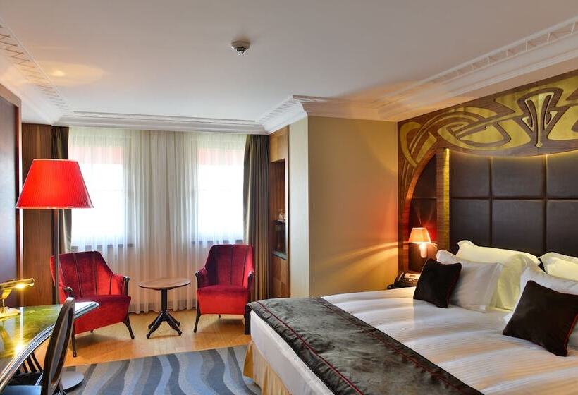 اتاق لوکس, Warwick Ankara