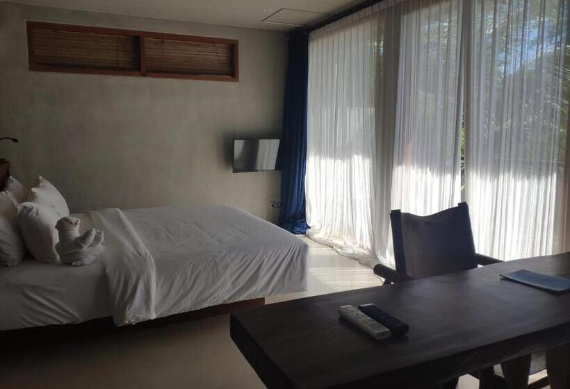 اتاق لوکس با بالکن, Zin Canggu Resort & Villas