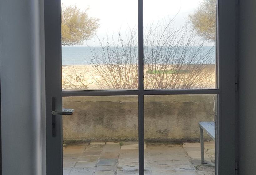 1 Szobás Apartman Terasszal, Le Môle