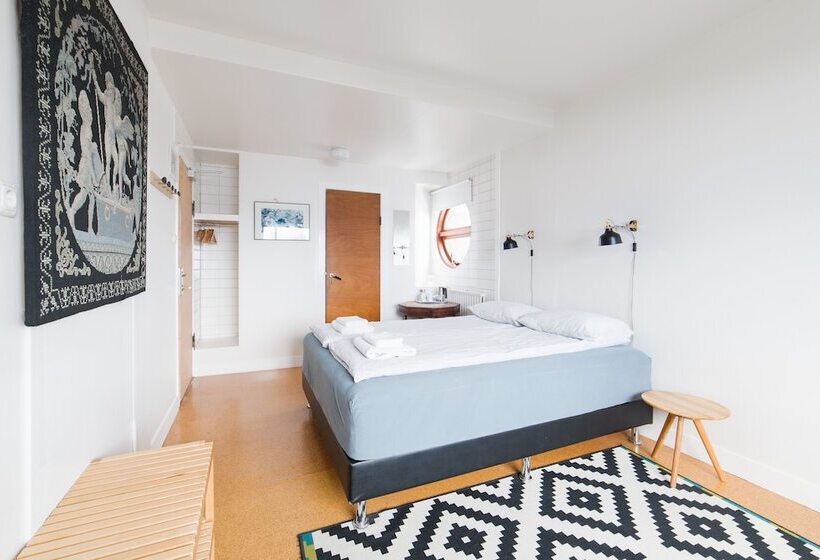 Номер Стандарт, Eric The Red Guesthouse