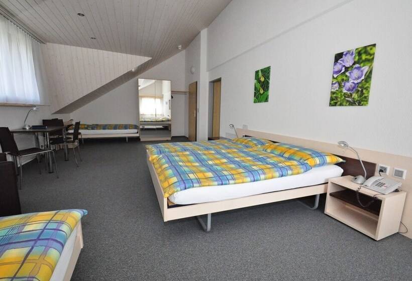اتاق استاندارد چهار تخته, Ferien  Und Familienhotel Alpina Adelboden