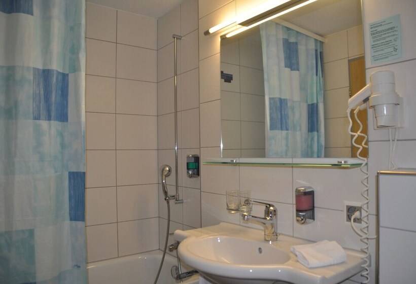 Четырехместный Номер Стандарт, Ferien  Und Familienhotel Alpina Adelboden