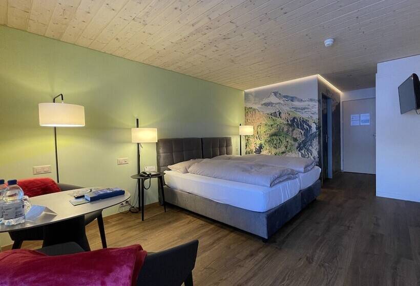 Номер Стандарт с Балконом, Ferien  Und Familienhotel Alpina Adelboden
