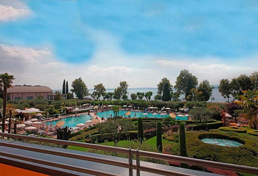Comfort room with lake view, Caesius Thermae & Spa Resort