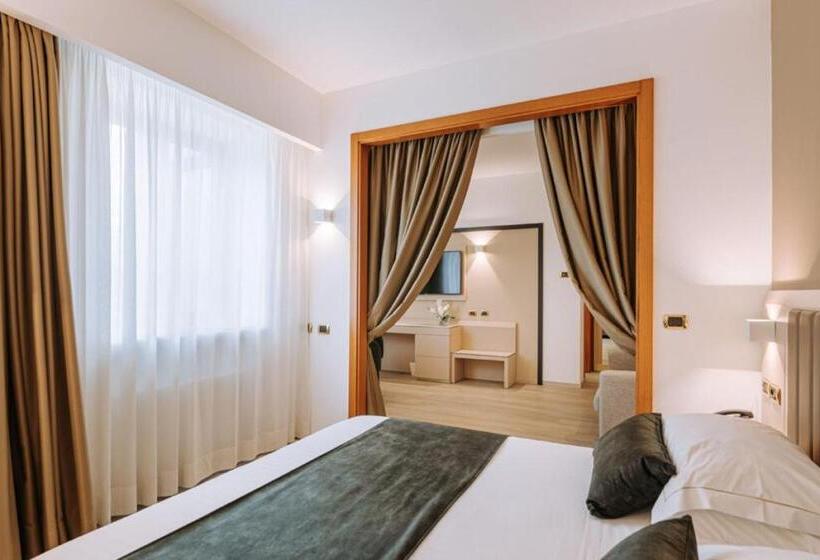 سوییت جونیور لوکس, Grand Hotel La Chiusa Di Chietri