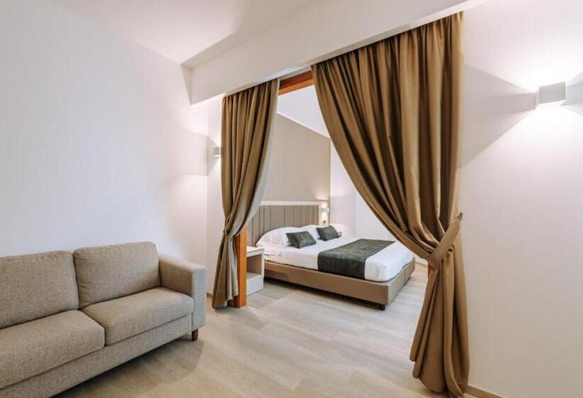 سوییت جونیور لوکس, Grand Hotel La Chiusa Di Chietri