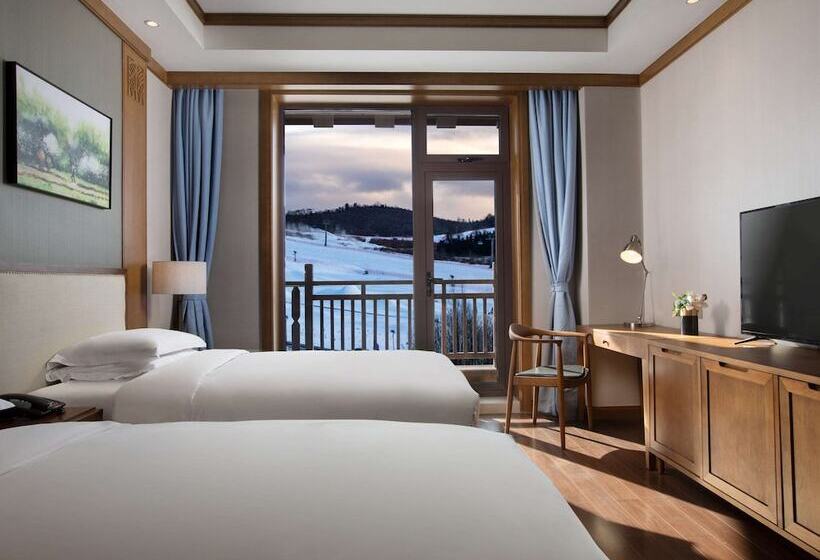 اتاق استاندارد با چشم‌انداز کوهستان, Swissôtel Resort Changbaishan