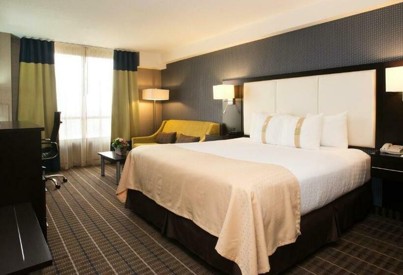 חדר סטנדרט עם מיטת קינג, Holiday Inn & Suites Mississauga West   Meadowvale, An Ihg