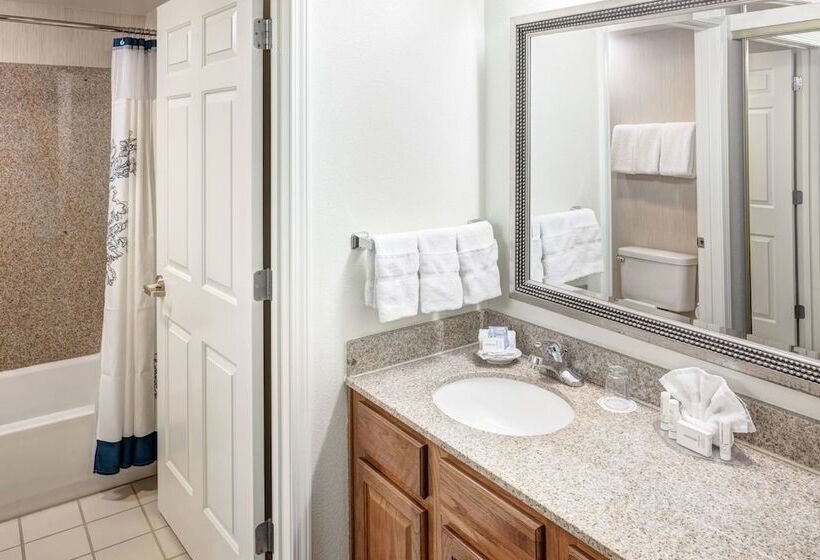 Люкс, Residence Inn Kansas City Country Club Plaza