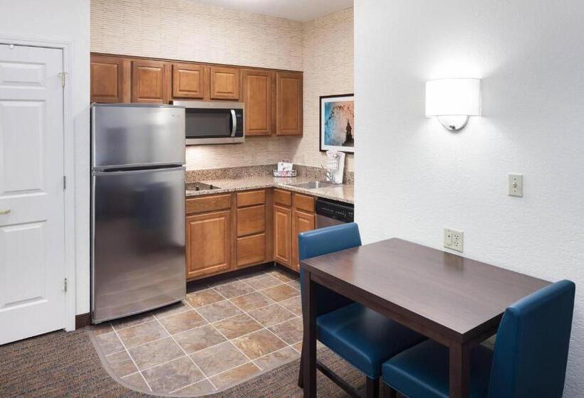 Люкс, Residence Inn Kansas City Country Club Plaza
