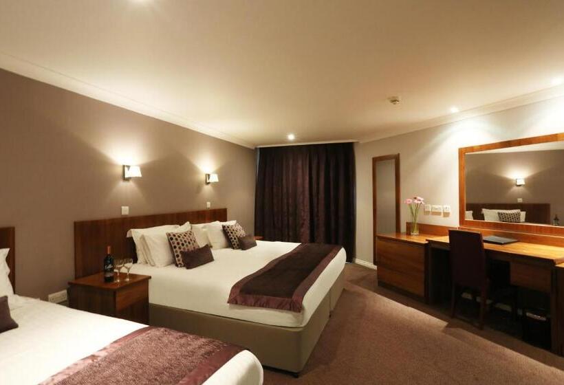 Номер Клуб Трехместный, Stoke By Nayland Hotel, Golf & Spa