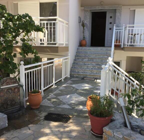 Apartamento 1 Dormitório com Sacada, Grecian Sea