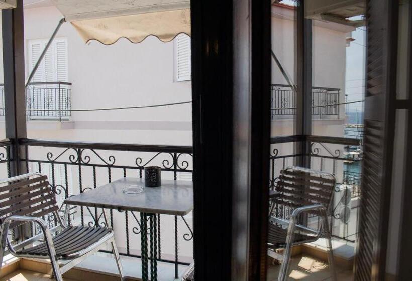 Номер Superior Боковой Вид на Море, Gyalos Beach Front