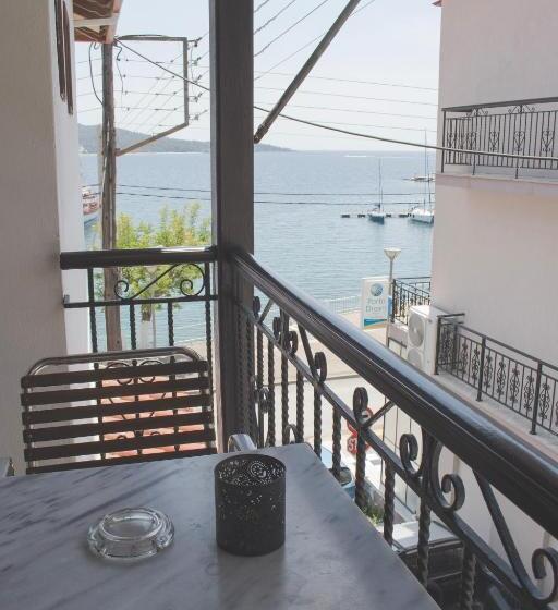 Номер Superior Боковой Вид на Море, Gyalos Beach Front
