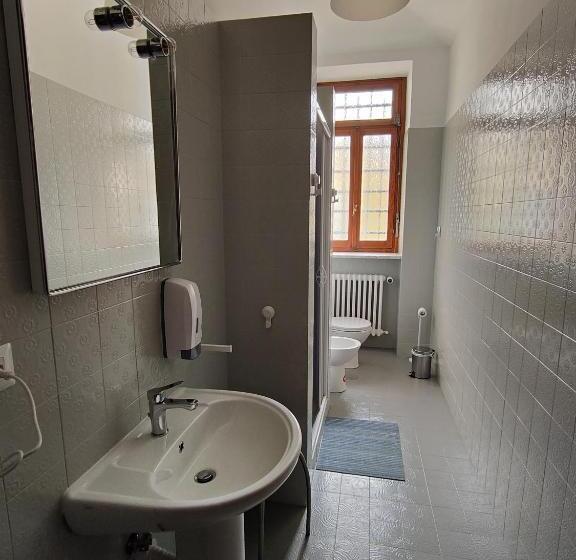 غرفة قياسية حمام مشترك, Hostel Turin Metro Young