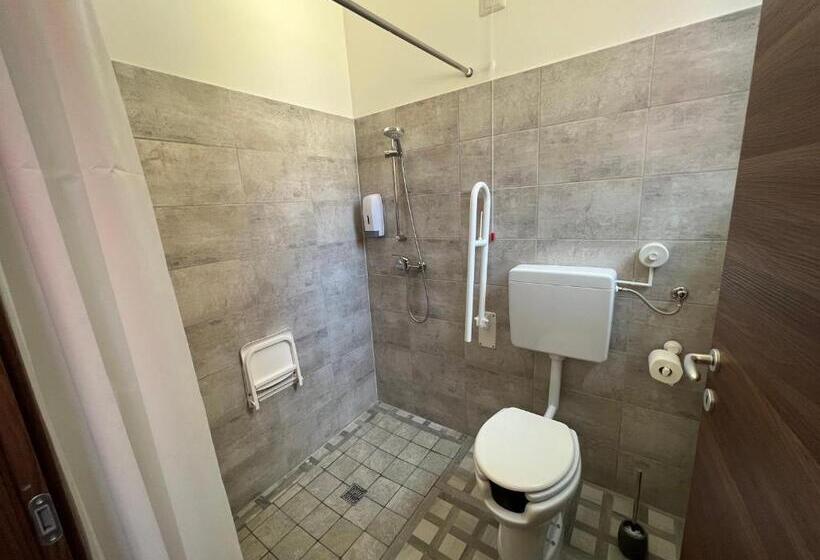 غرفة قياسية رباعية, Hostel Turin Metro Young