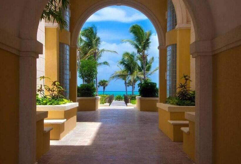 Deluxe Suite Sea View, Villa Renaissance Unit 205 Grace Bay Beach