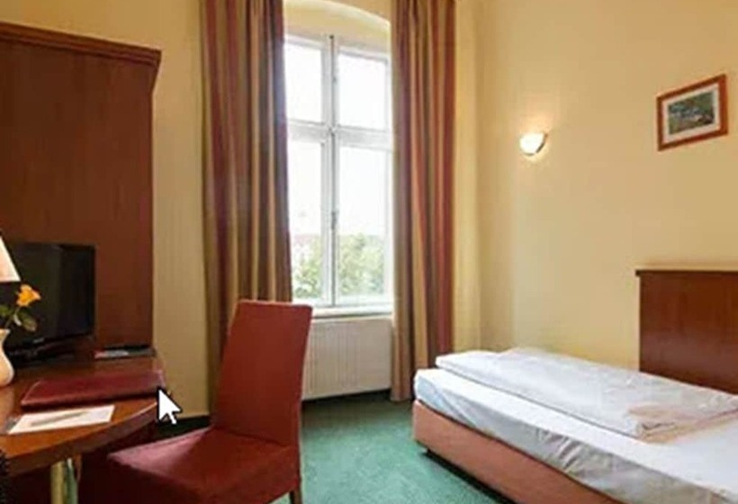 Quarto Economy Individual, Am Luisenplatz